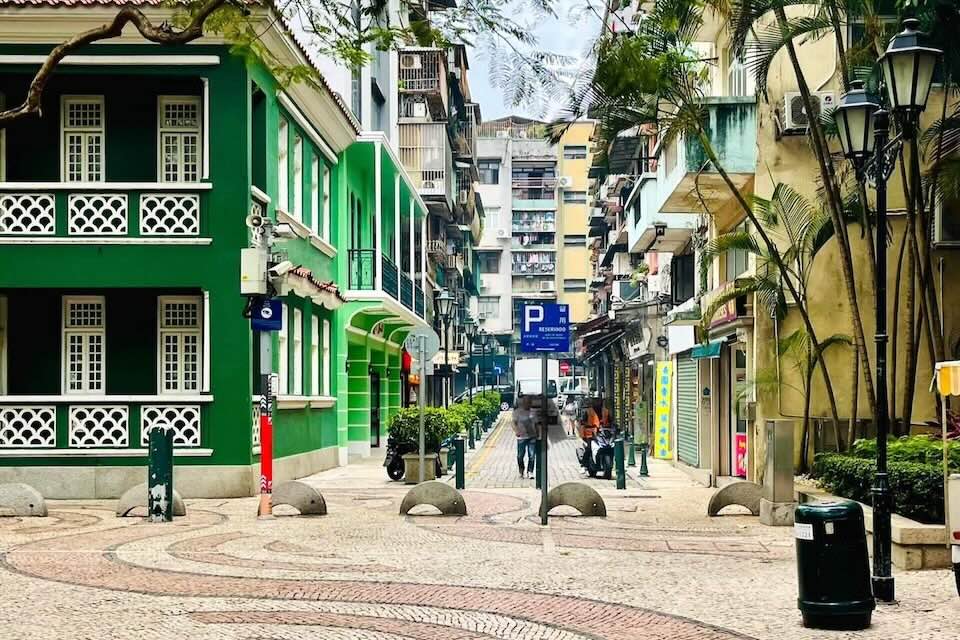 マカオタワーと香港・珠海・マカオ大橋 (港珠澳大橋) 